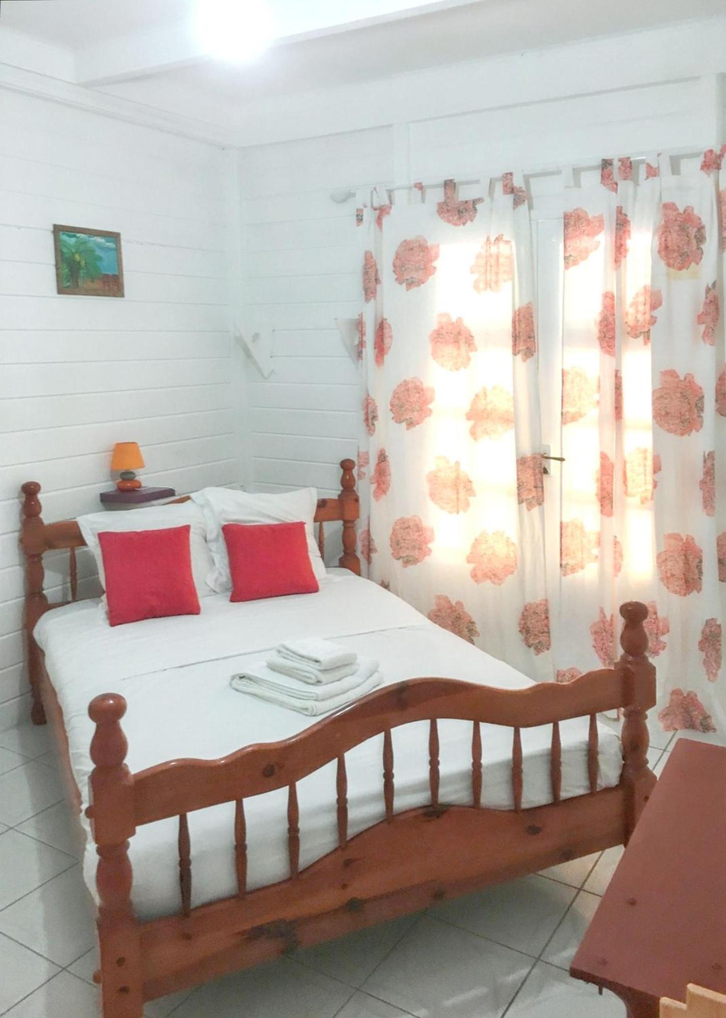 Villa Enchantee Avec Vue Sur Mer Et Piscine Au Carbet Λε Καρμπέ Εξωτερικό φωτογραφία
